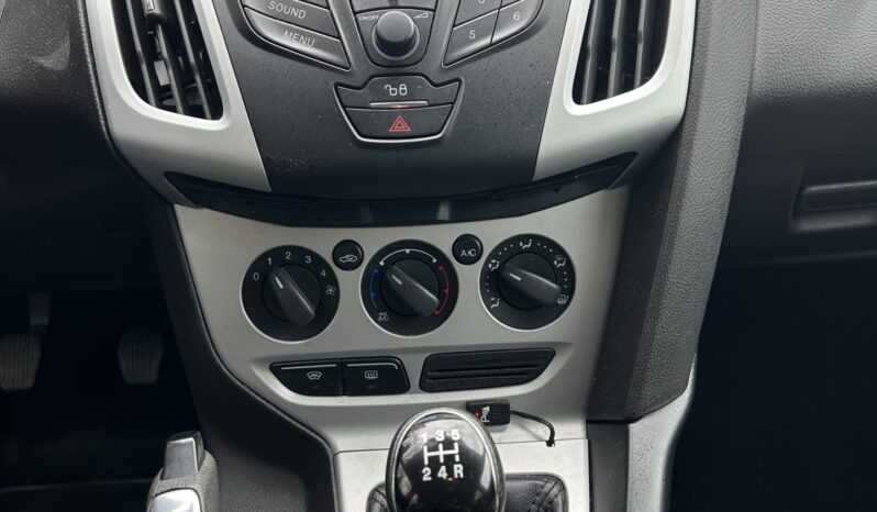 Ford Focus 1,6 benz. 1 Rok Gwarancja GetHelp w cenie ! full